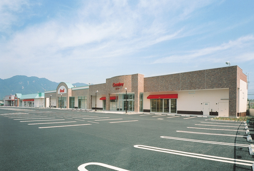 しまむら上田築地店