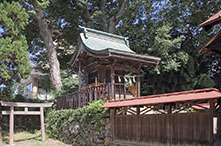 国登録有形文化財　頥氣神社